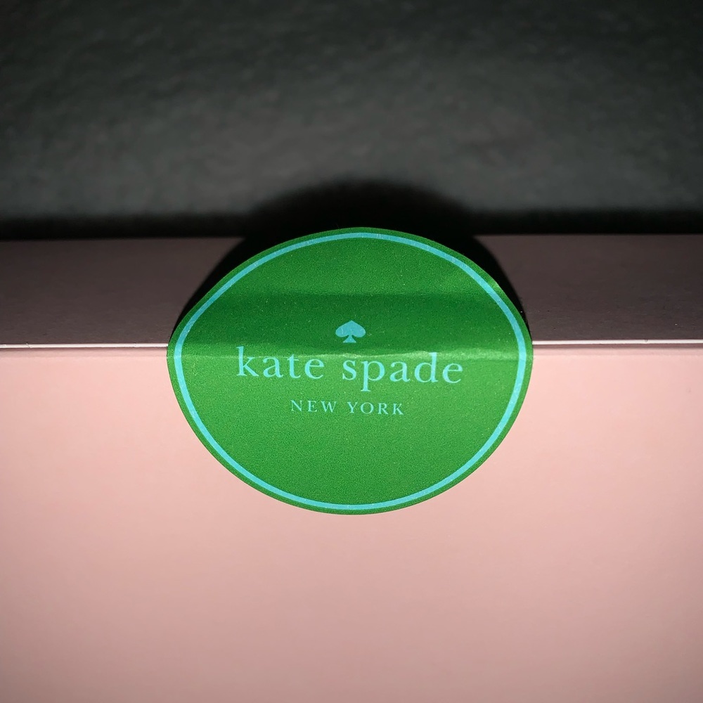 Kate Spade Gift Box - Picture 2 of 10